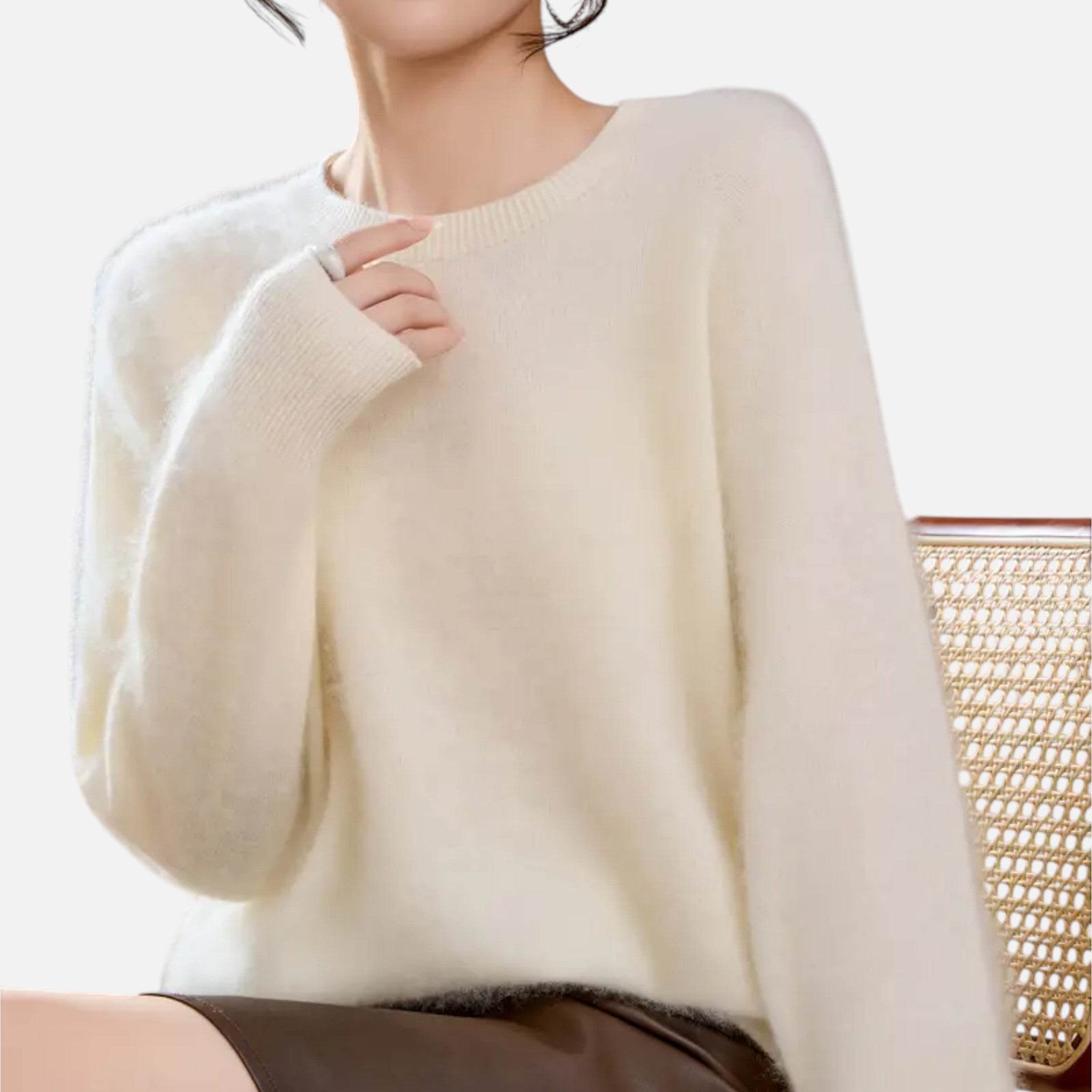 Vallmere | Women’s Cashmere Blend Round-Neck Sweater